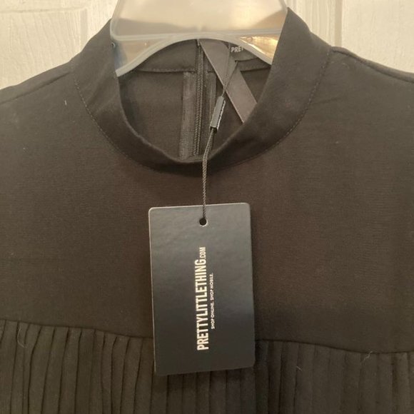 Black Pleated Detail Frill Hem Bodycon - Picture 3 of 5